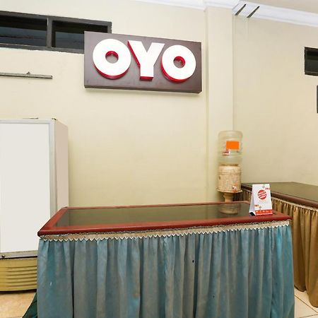 Oyo 2715 Hotel Madinah Syariah Pamekasan المظهر الخارجي الصورة